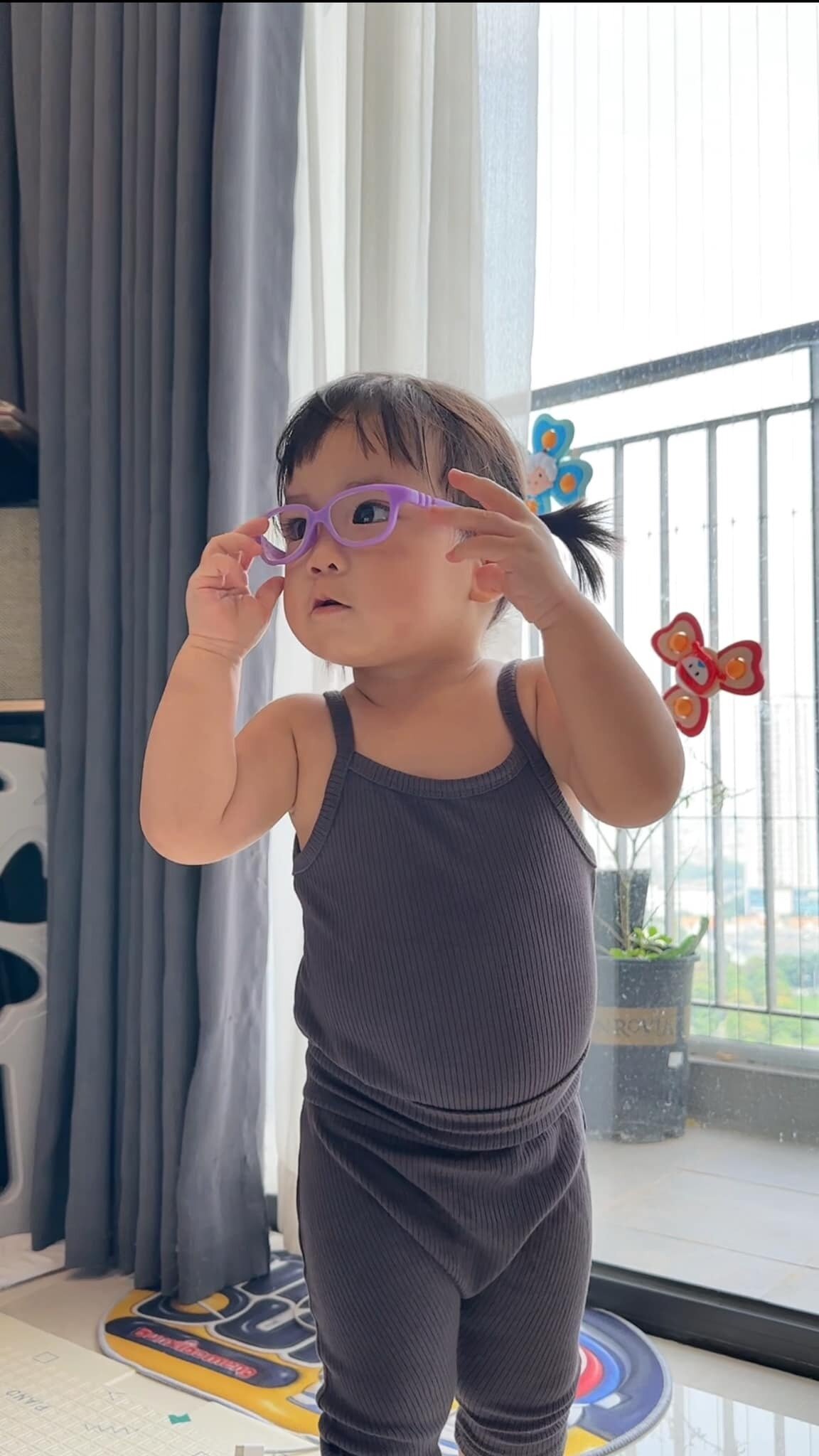 Những em bé xíu siêu xinh tươi phất như động bên trên social Việt năm 2023 - 14