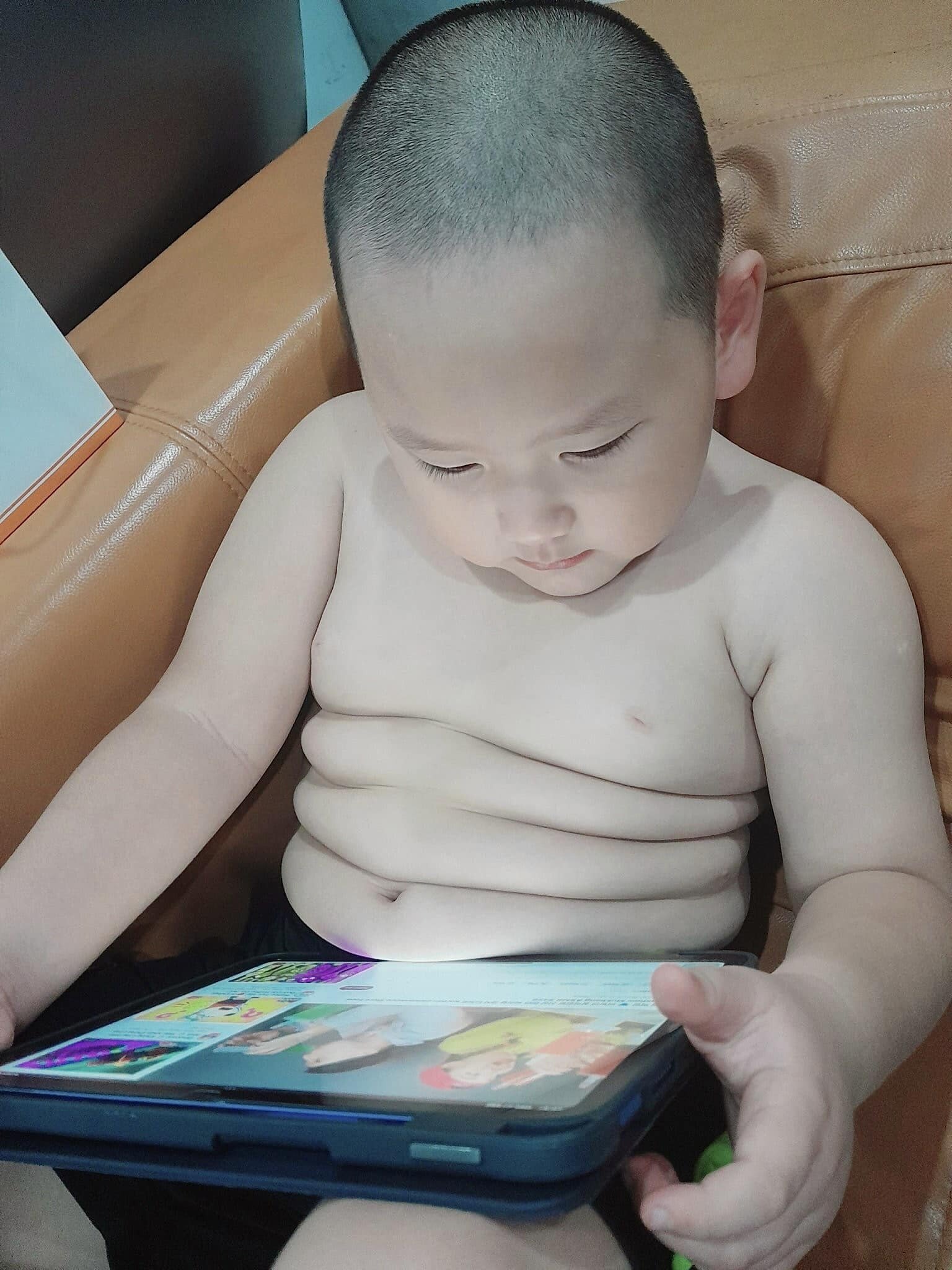Những em bé siêu dễ thương nổi như cồn trên mạng xã hội Việt năm 2023 - 17