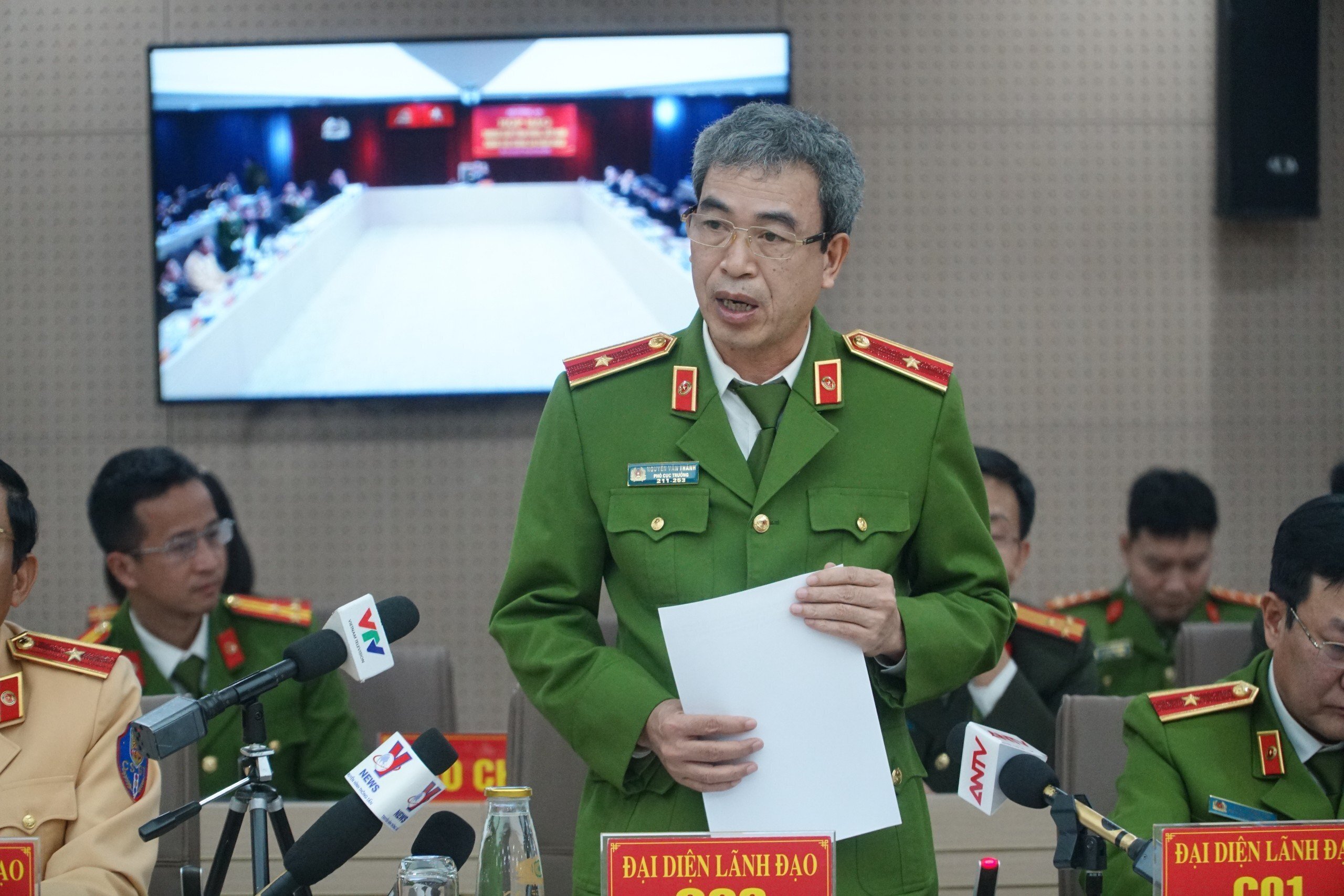 Thiếu tướng Nguyễn Văn Thành thông tin tại họp báo.