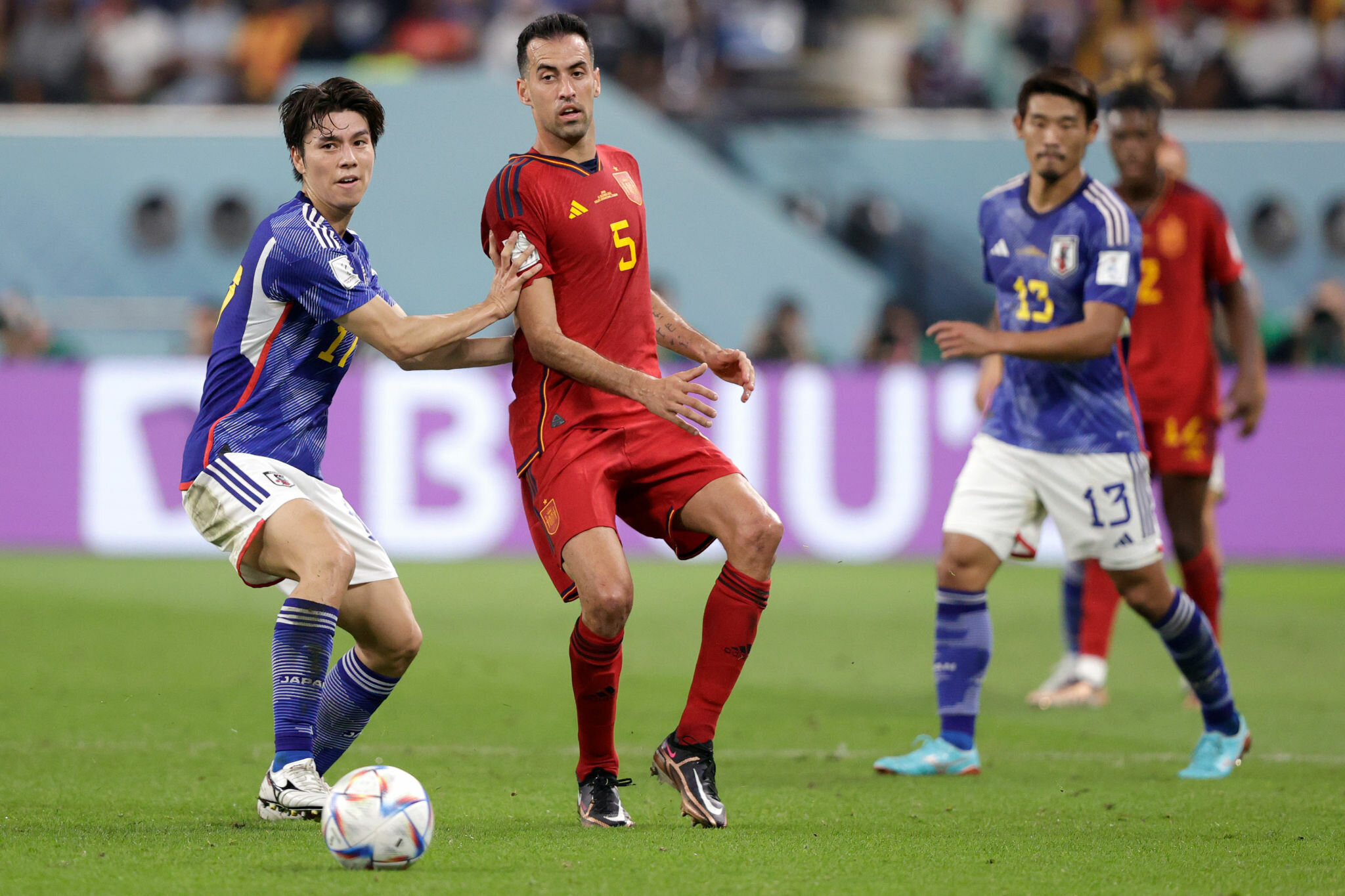 Ao Tanaka ghi bàn vào lưới Tây Ban Nha ở World Cup 2022. (Ảnh: Getty Images)