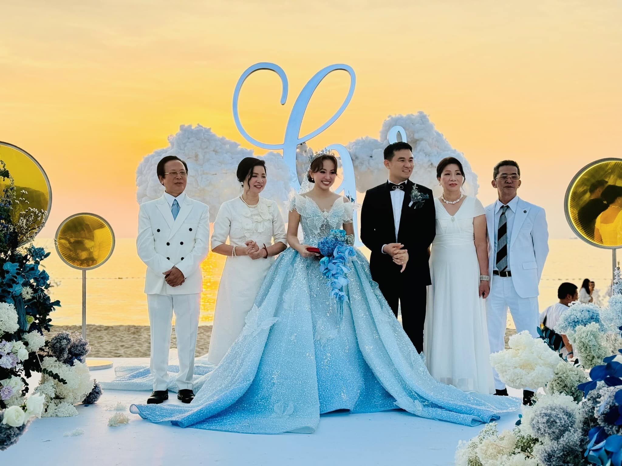 Đám cưới của Vân Hugo đã diễn ra vào chiều 6/1 tại Phú Quốc.