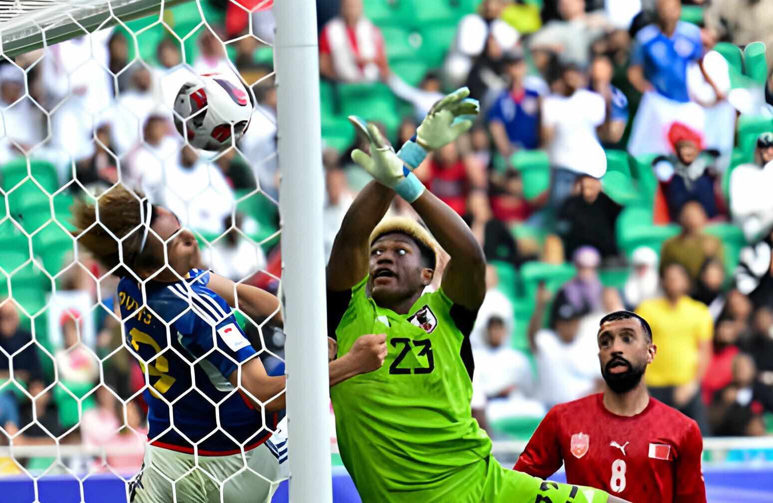 Thủ thành Zion Suzuki chơi thất vọng tại Asian Cup 2023.