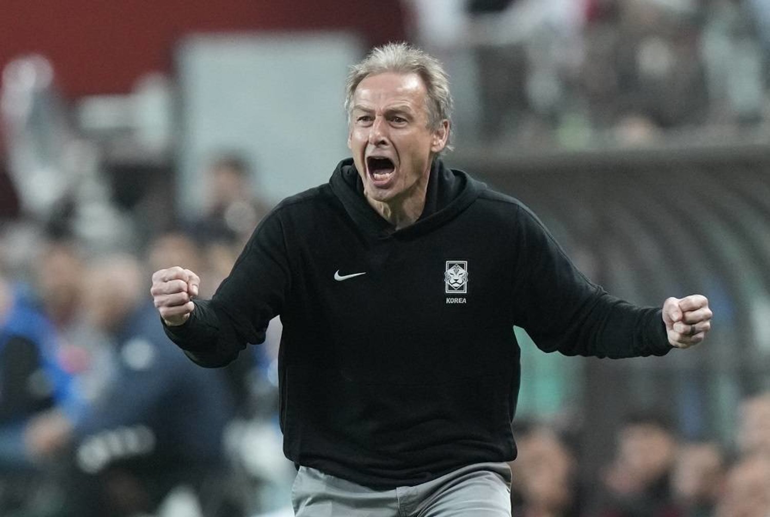 HLV Klinsmann sắp bị sa thải.
