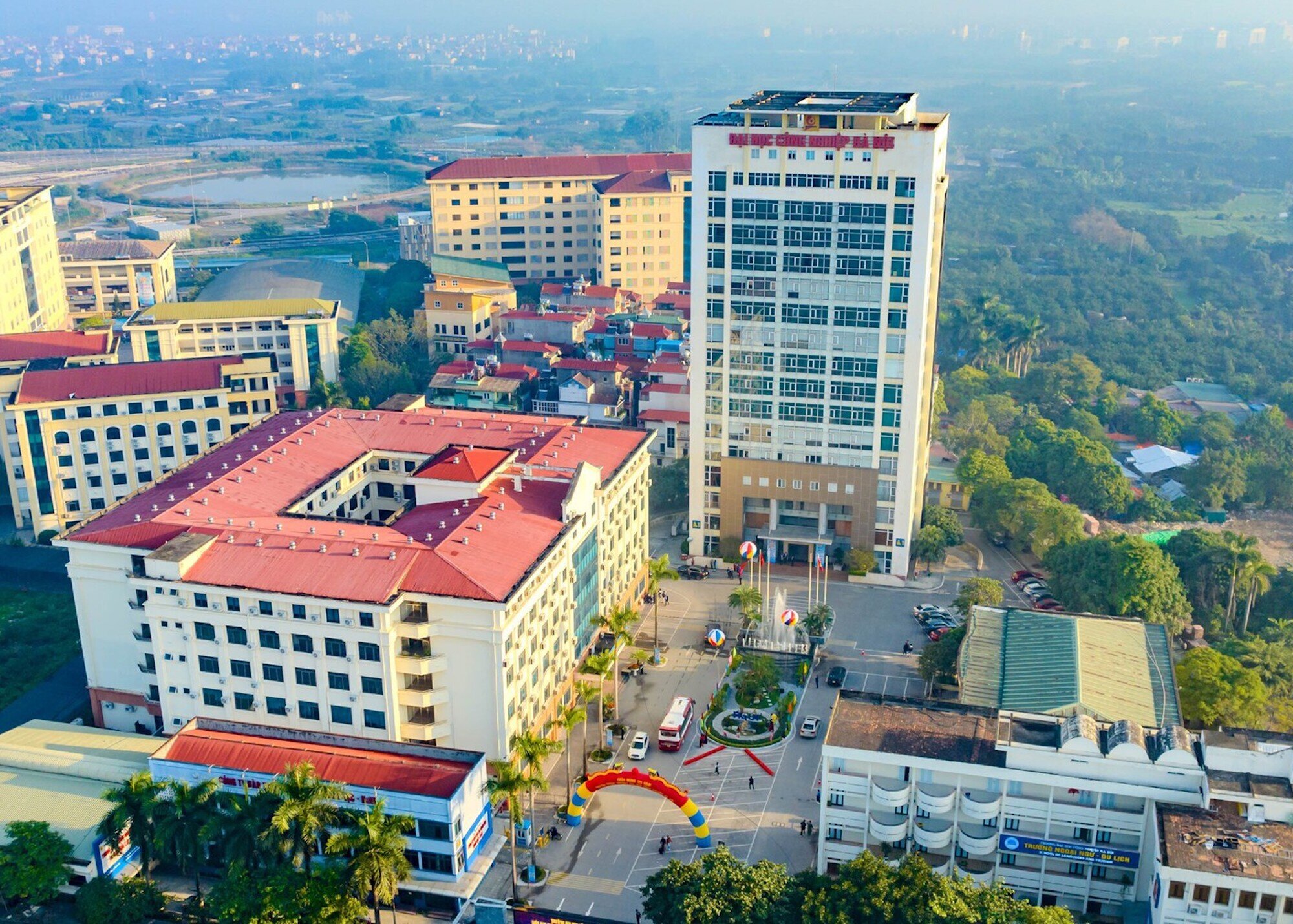 Trường ĐH Công nghiệp Hà Nội lập 5 trường, dự kiến chuyển thành đại học vào năm 2025.