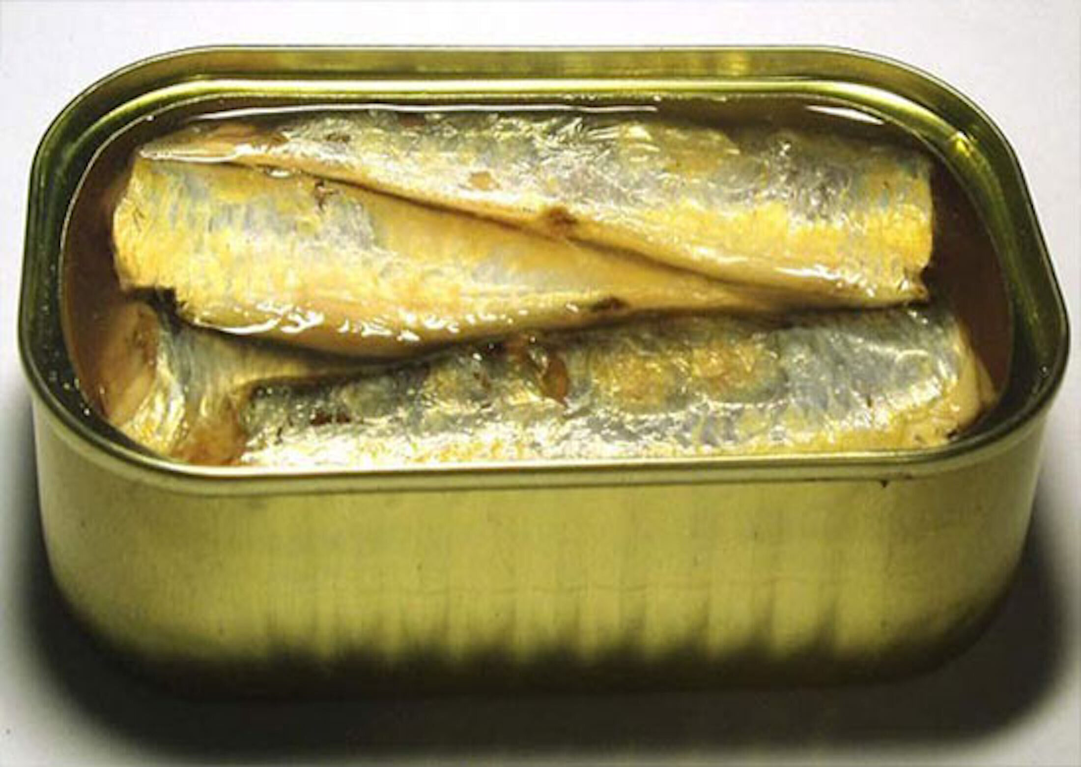 Cá đóng hộp không được khuyến khích trong chế độ ăn của thai kỳ.