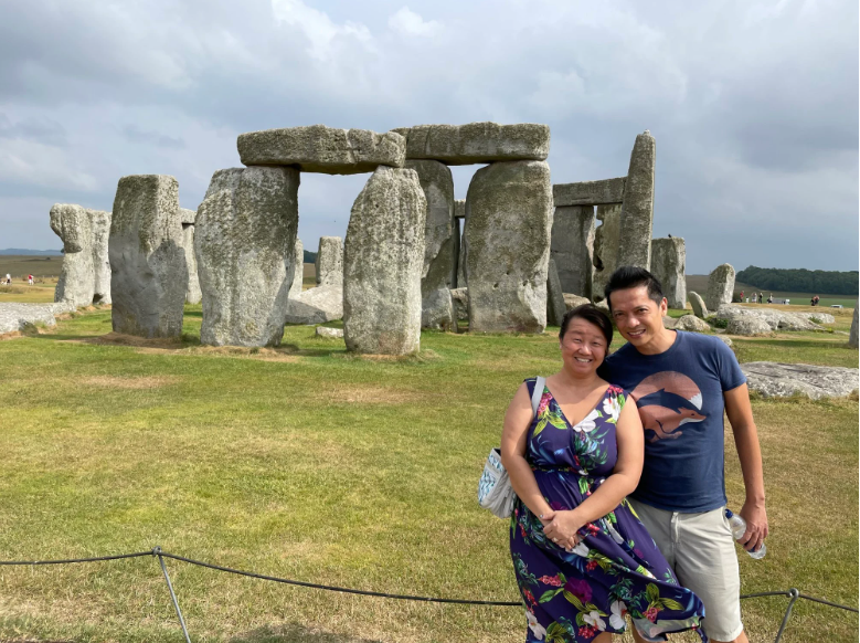 Lim và chồng tại Stonehenge, Anh, tháng 8/2022.