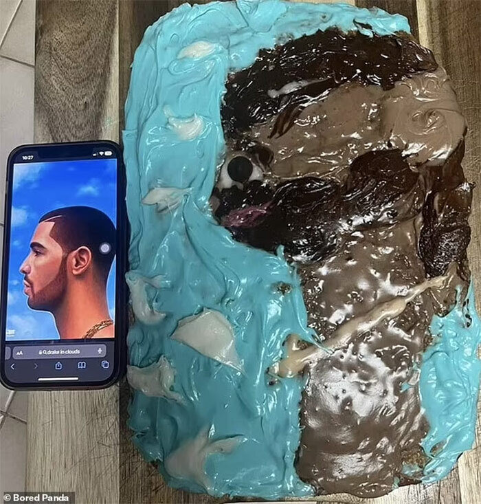 Chủ nhân buổi tiệc sinh nhật này là fan của rapper Drake. Tuy nhiên chắc anh ấy không thể nhận ra nhân vật in trên chiếc bánh là ai.