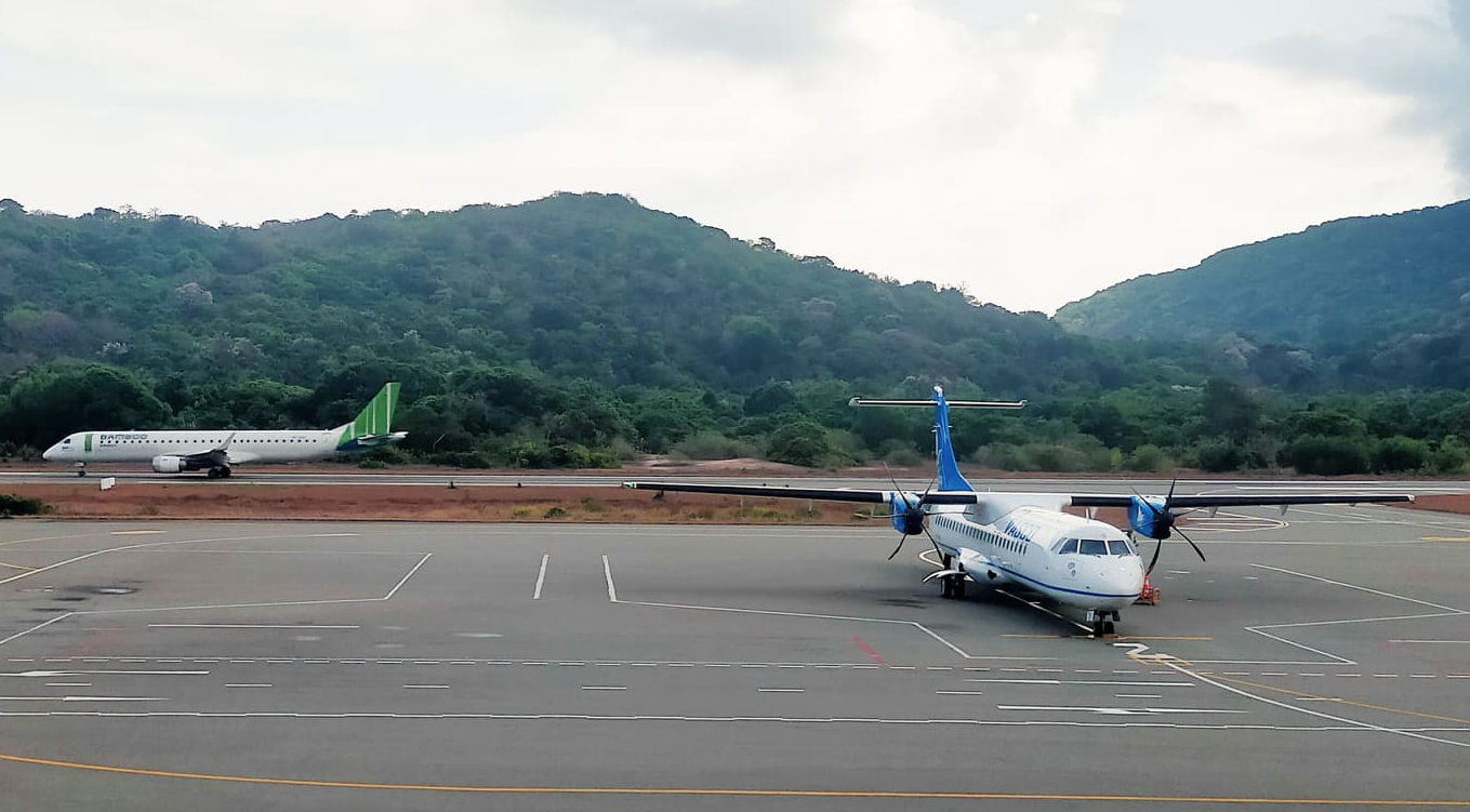 Sân bay Côn Đảo có đường băng ngắn, chỉ đủ điều kiện tiếp nhận máy bay ATR72, F70...(Ảnh minh họa: Người lao động)