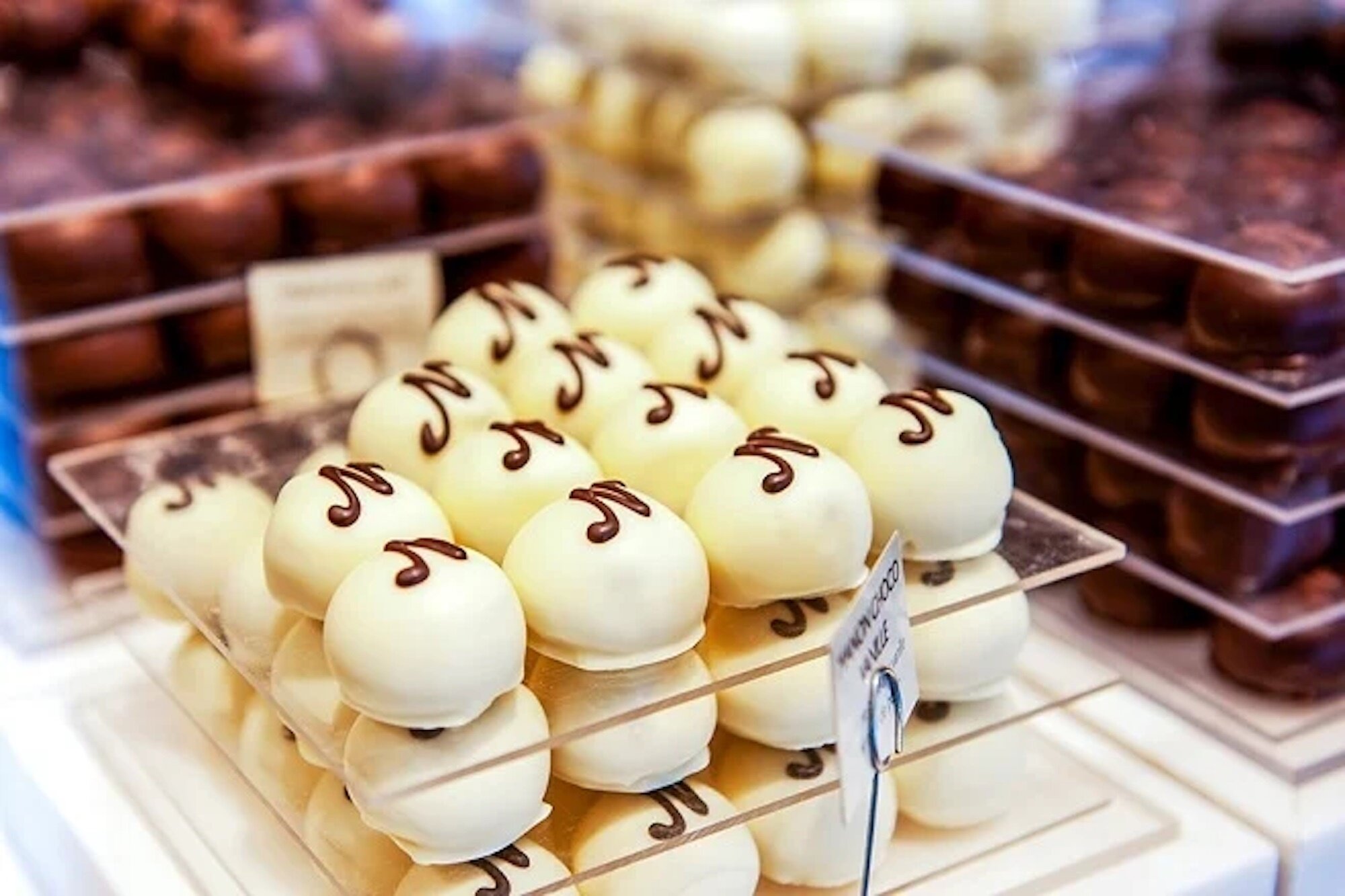 Chocolate trắng là món quà biểu tượng của ngày 14/3. (Ảnh: Pinterest)