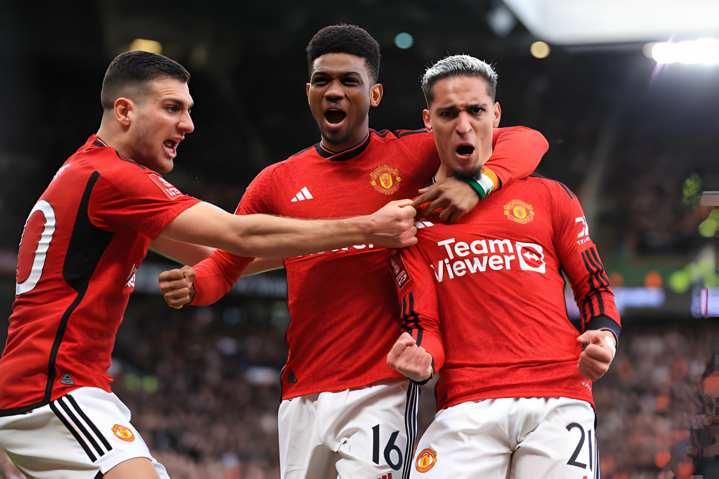 Man Utd gặp may ở bán kết FA Cup.