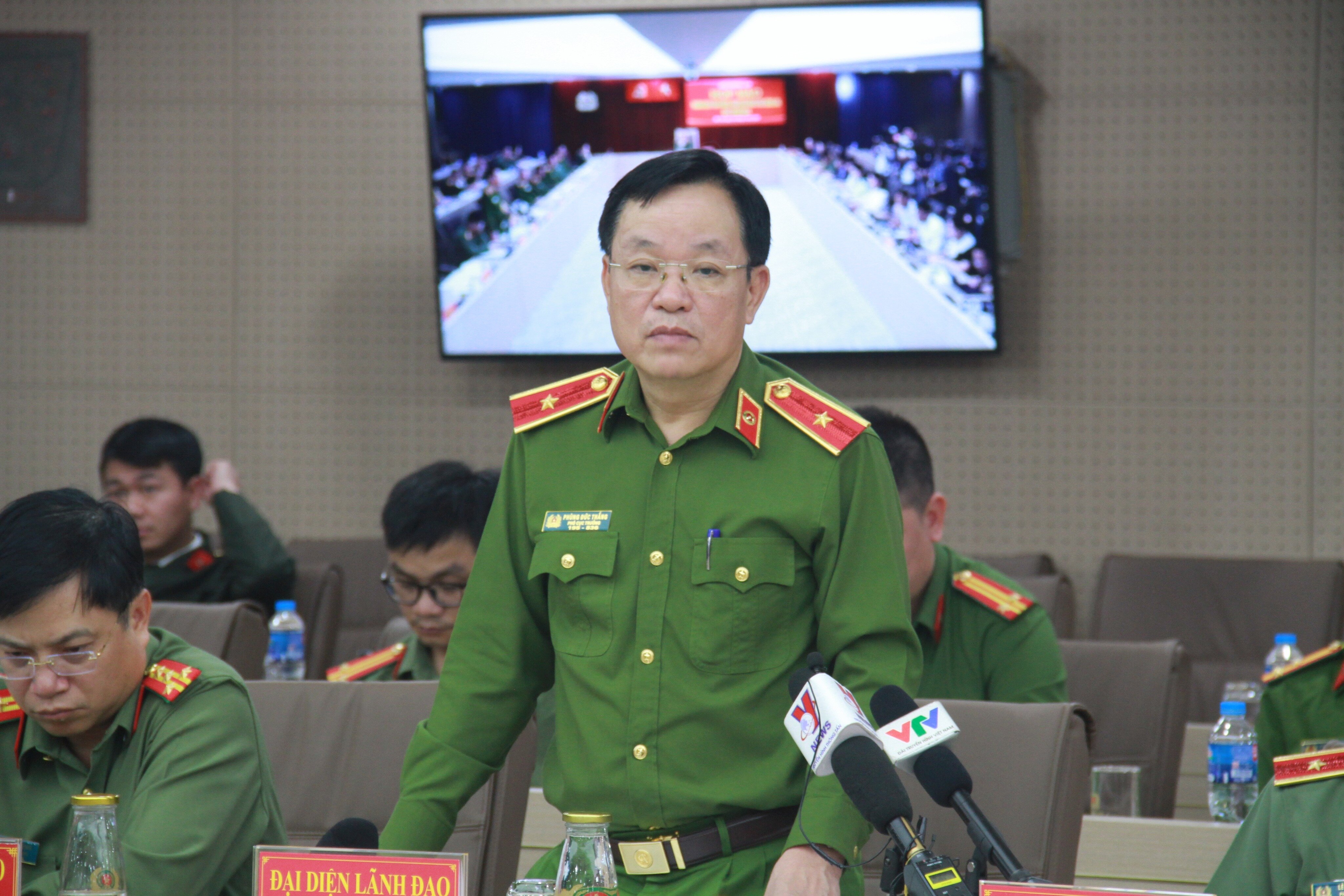 Thiếu tướng Tô Cao Lanh thông tin tại họp báo.