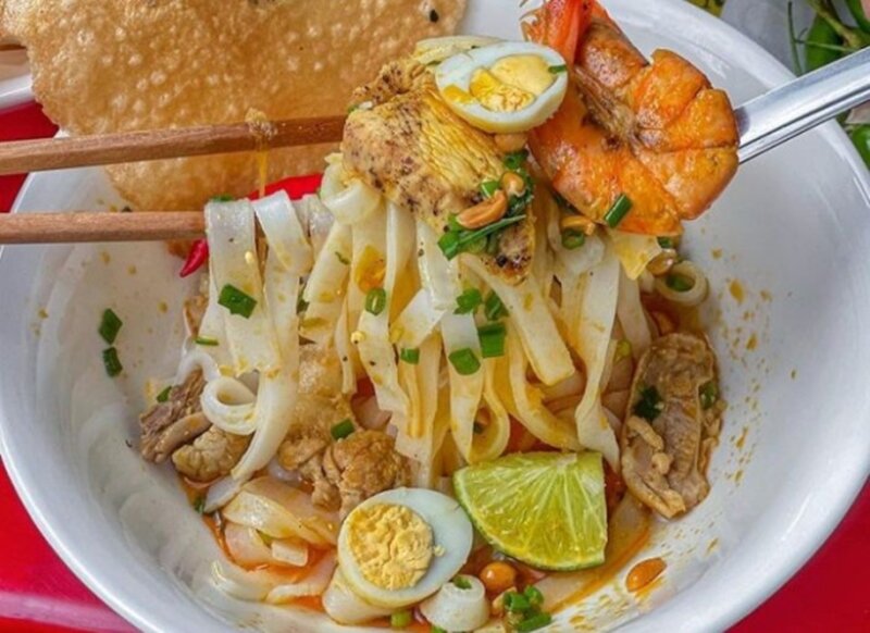 Mỳ Quảng là món ngon phải thử khi đến Việt Nam.