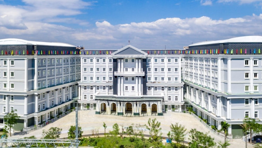 Trường quốc tế AISVN (220 Nguyễn Văn Tạo, huyện Nhà Bè, TP.HCM).