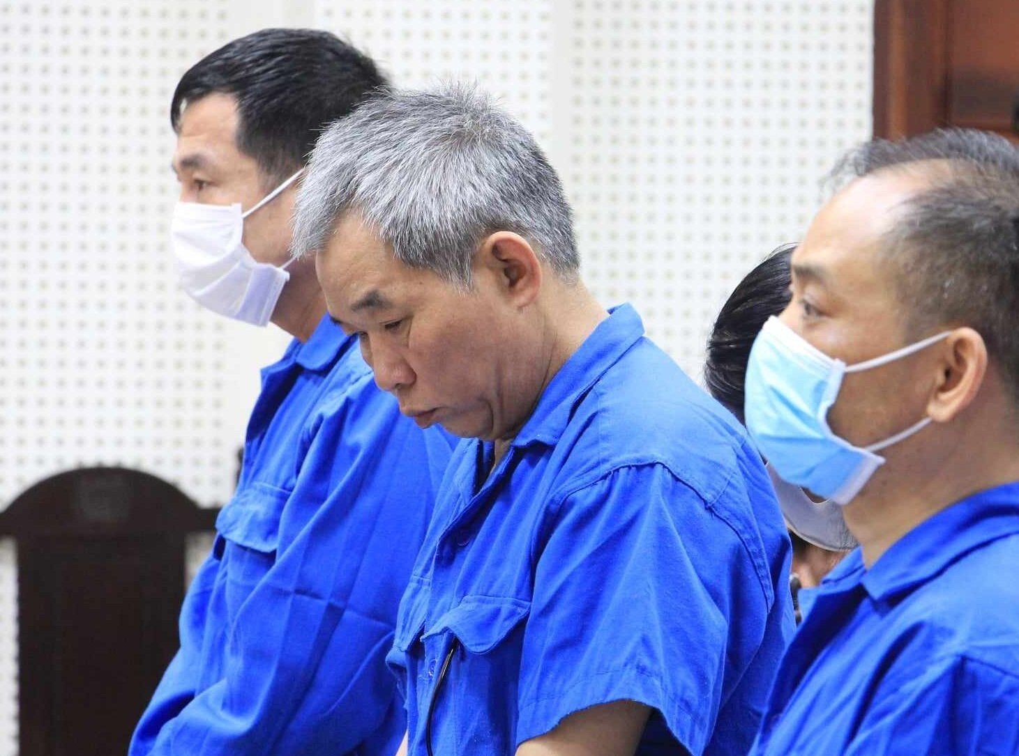 Bị cáo Trương Xuân Đước (giữa) bị tuyên phạt 9 năm tù.