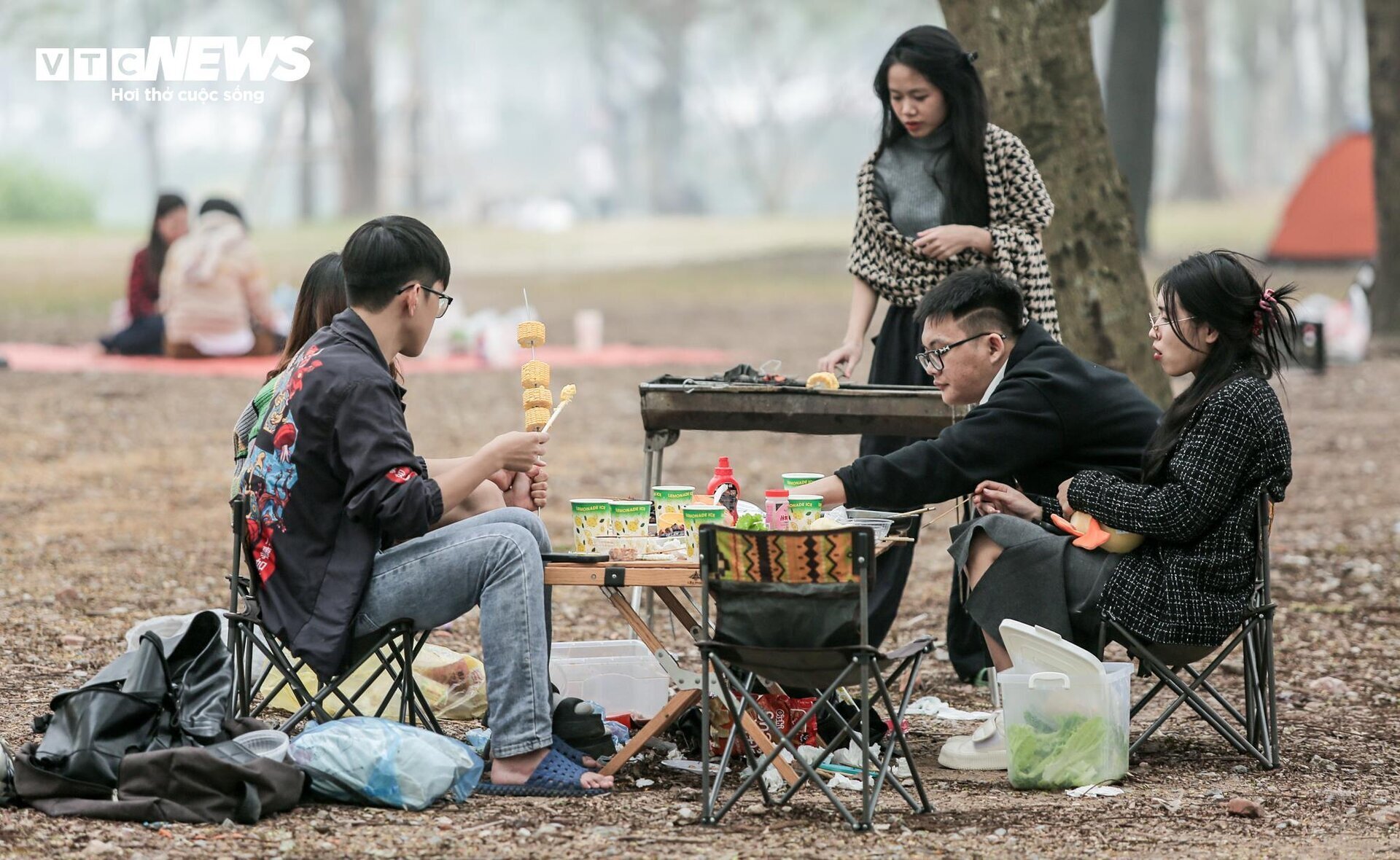 Công viên Yên Sở - điểm du lịch 30/4 1/5 gần Hà Nội cho gia đình.