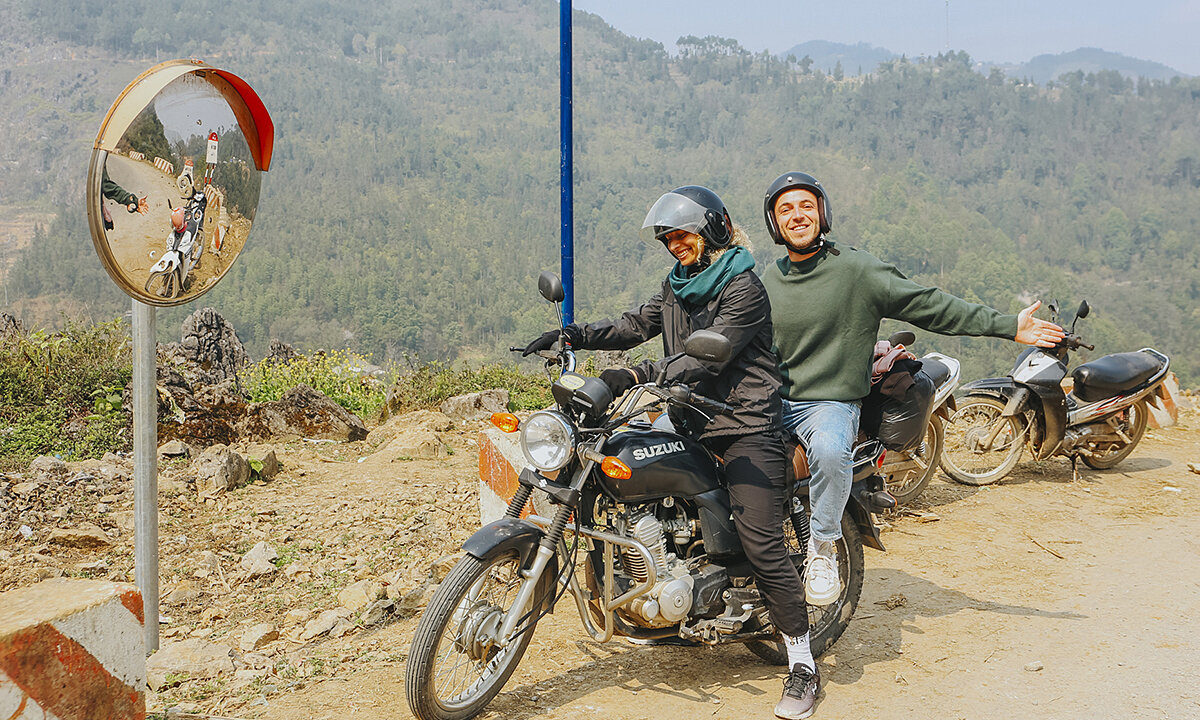Phượt bằng xe máy ngày càng được du khách cũng như các bạn trẻ yêu thích.