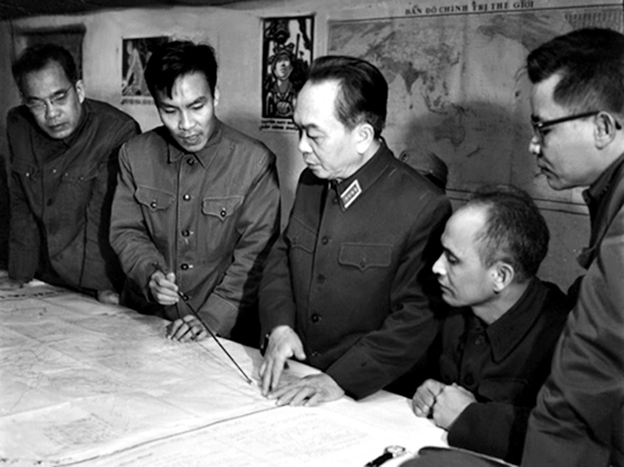  Lời khai đầu tiên của tướng De Castries sau khi bại trận ở Điện Biên Phủ là gì? - 2