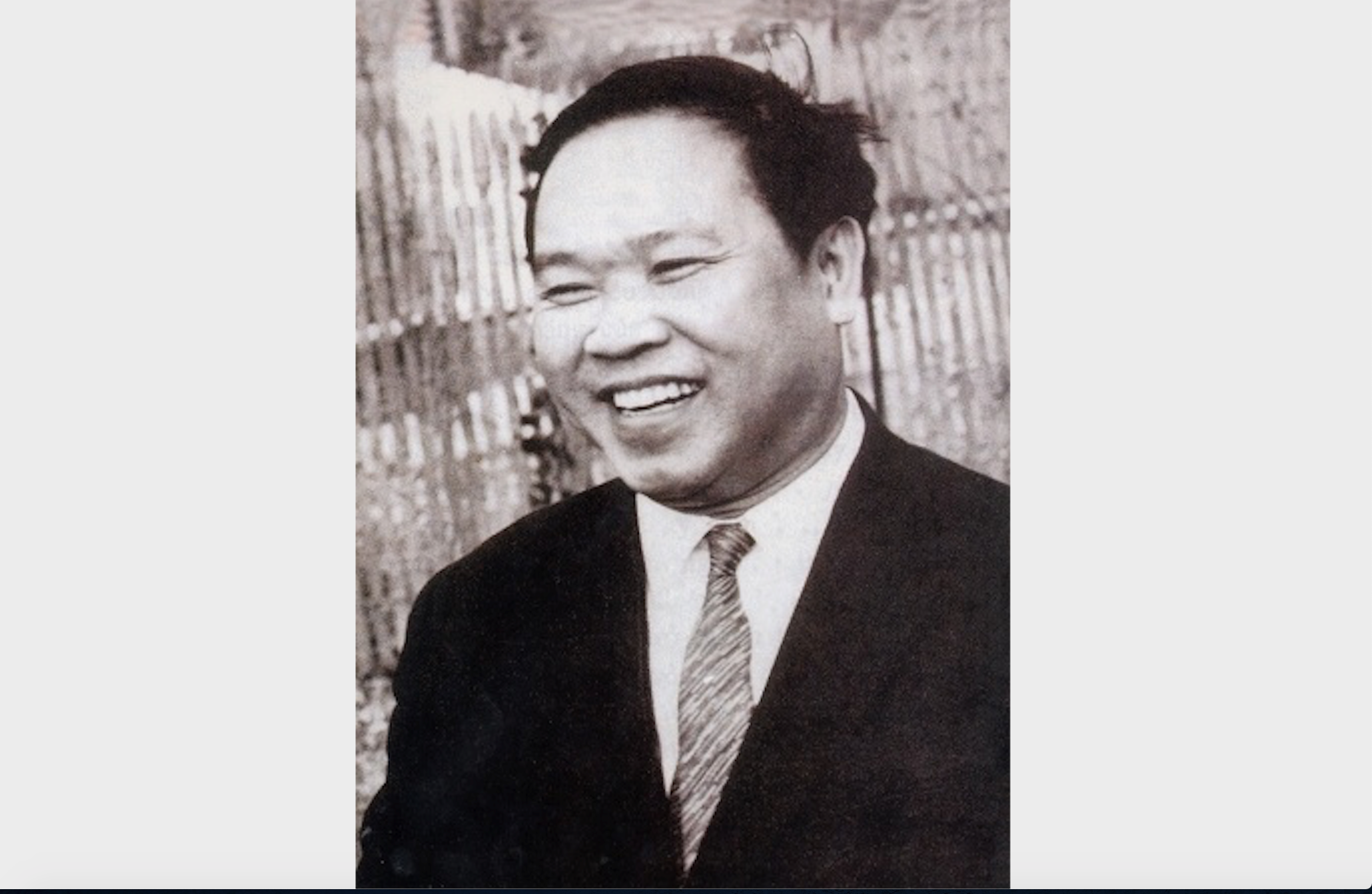 Nhà thơ nào từng 5 lần đảm nhận vị trí Thứ trưởng và 2 lần làm Bộ trưởng? - 2