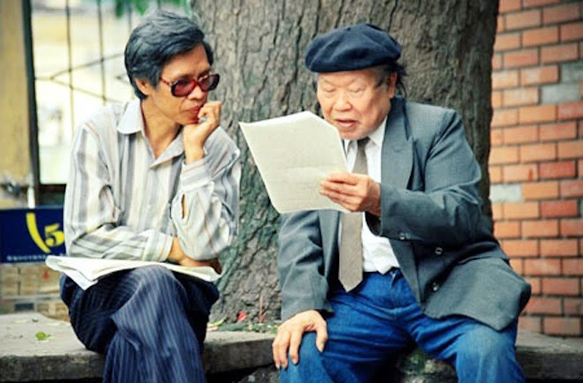 Nhà thơ nào từng 5 lần đảm nhận vị trí Thứ trưởng và 2 lần làm Bộ trưởng? - 6