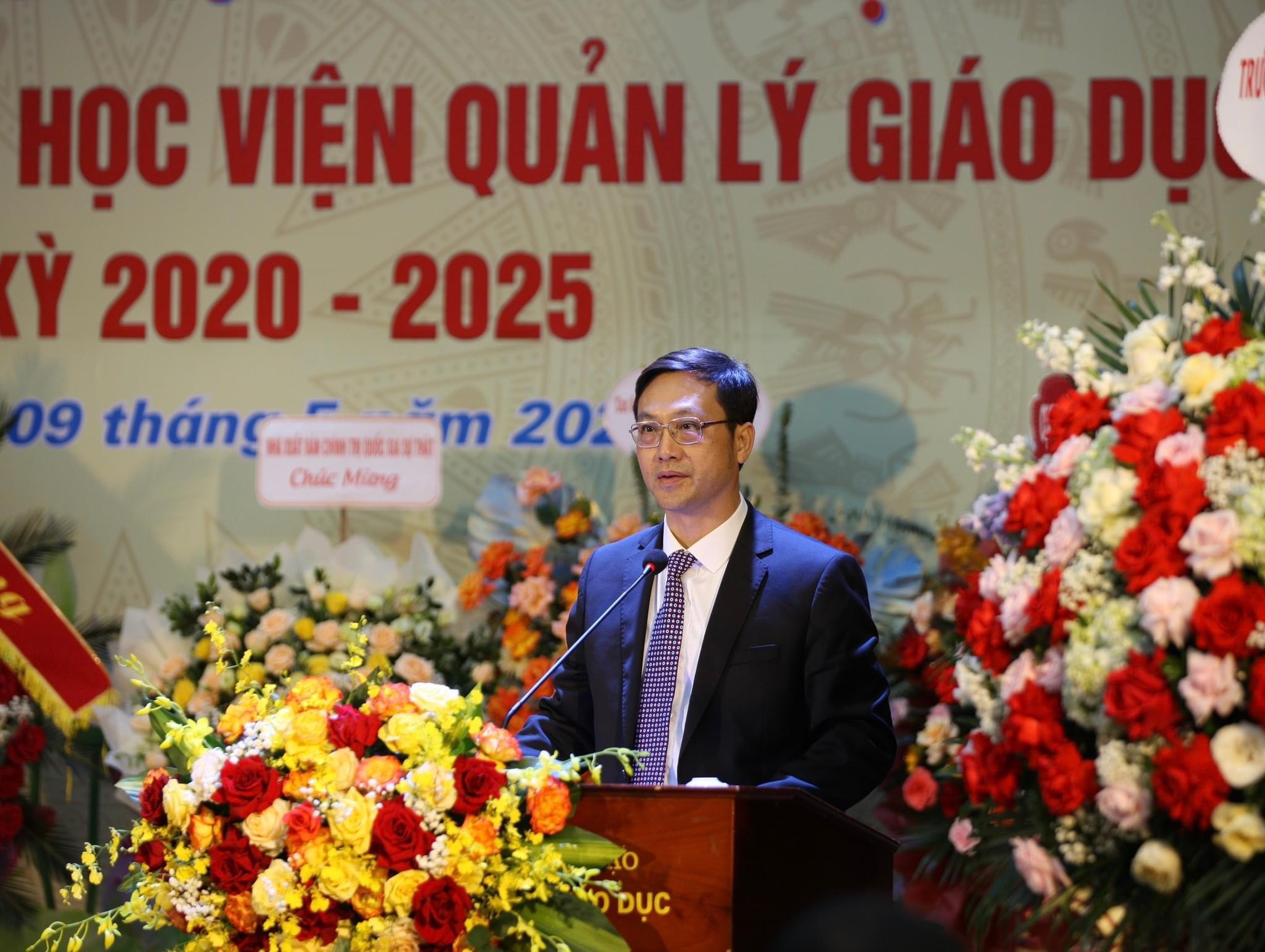 Tân Giám đốc Học viện Quản lý Giáo dục Phạm Văn Thuần.