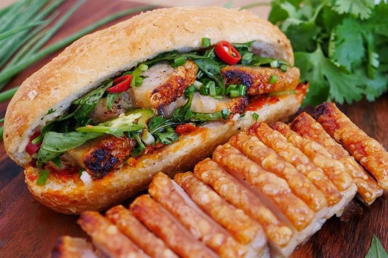 Bánh Mì 1994 với hương vị bánh mì từ năm 1994, vẫn giữ nguyên hương vị truyền thống thơm ngon.