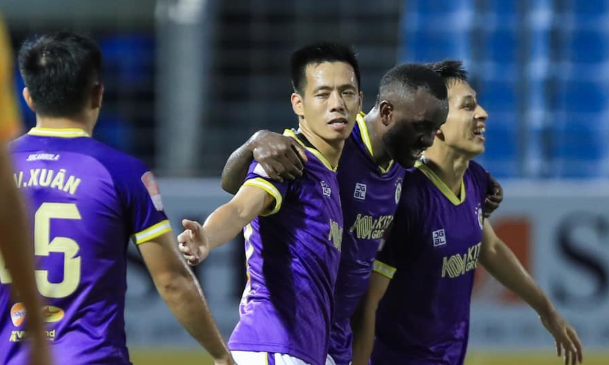 Đội bóng xuất sắc nhất V.League tháng 5 - Hà Nội - tiếp đón đội cuối bảng Khánh Hòa tại vòng 22