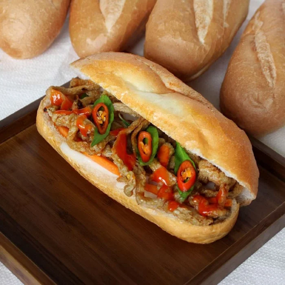 Bánh mì Anh là quán bánh mì Nha Trang nổi tiếng với nhiều cơ sở trên khắp các tuyến đường tại trung tâm thành phố.