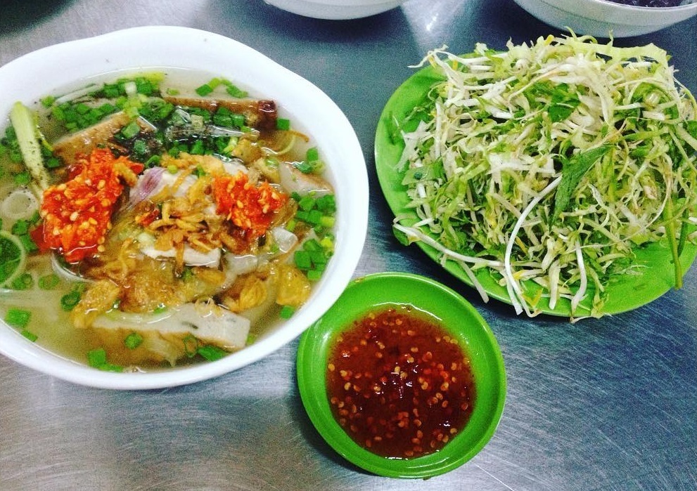 Bánh canh quả thực là một trong những món ăn ngon ở Nha Trang về đêm bạn nên thưởng thức khi đến đây!