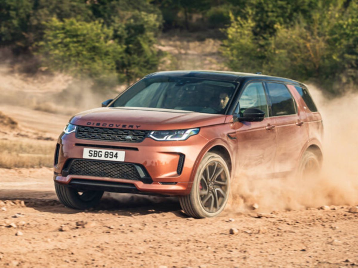 Land Rover Discovery Sport 2.0P SE là một trong những mẫu SUV hạng sang nổi bật. (Ảnh: Đường cao tốc)