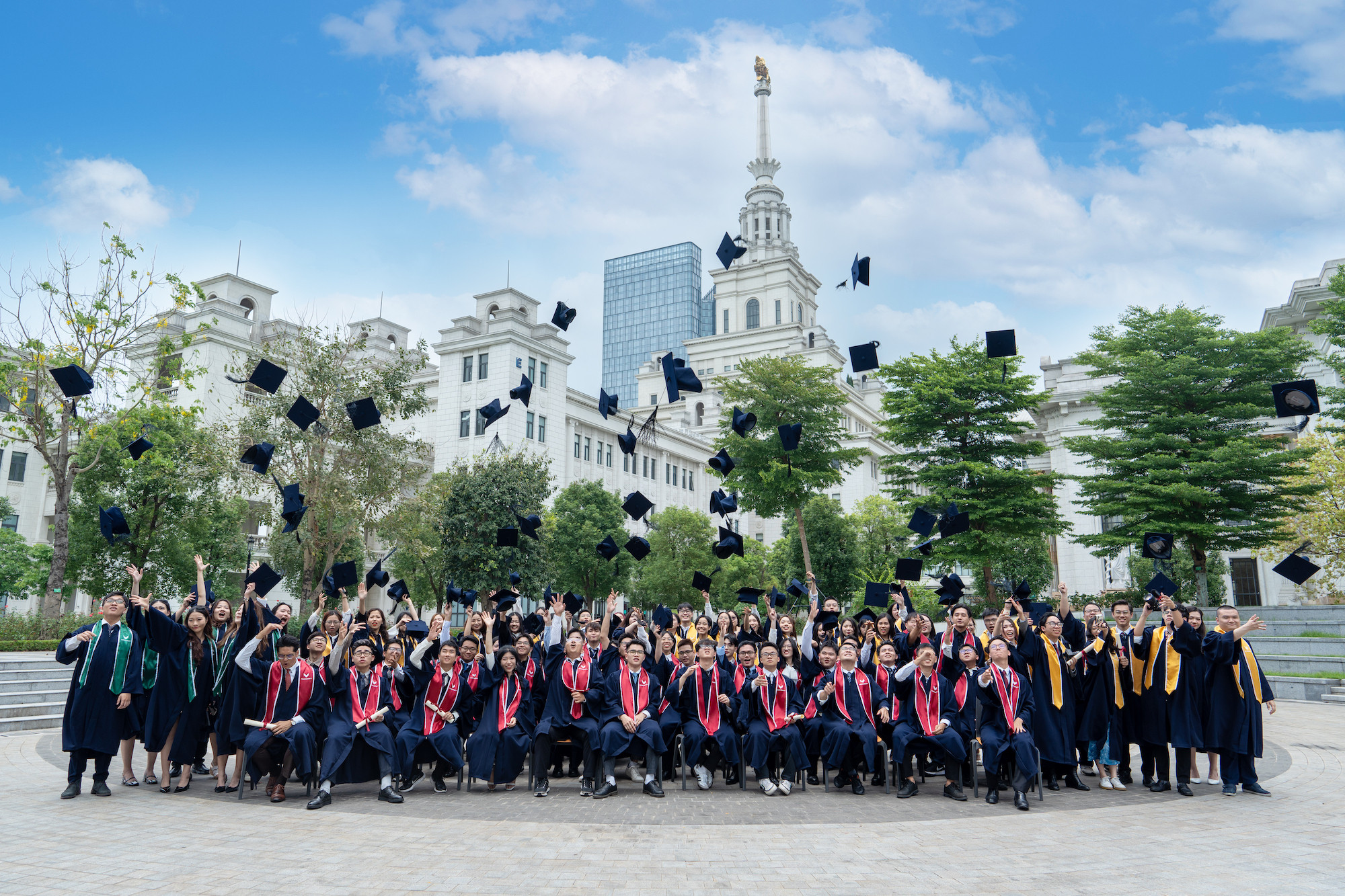 Sinh viên tốt nghiệp VinUni khoá đầu tiên.