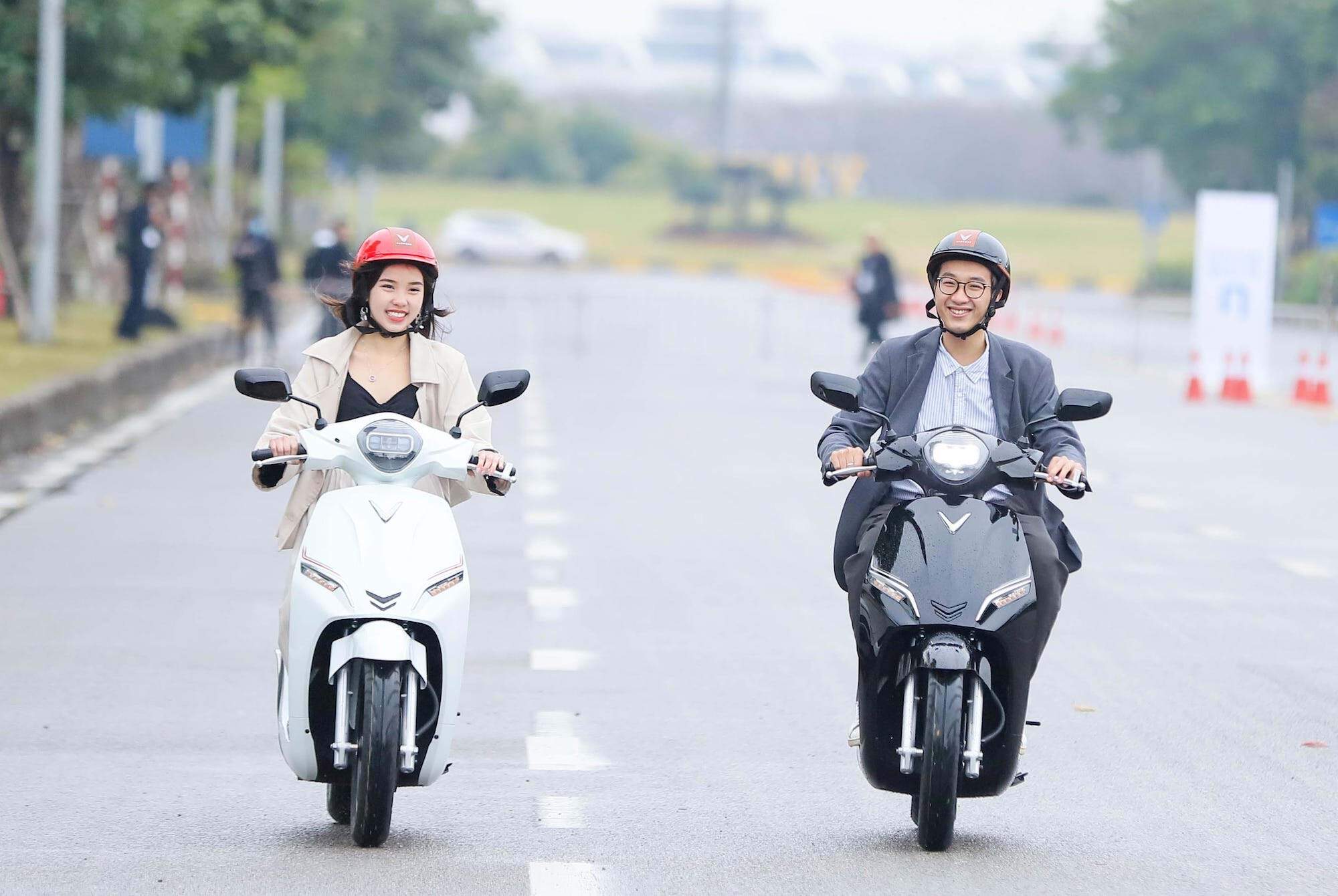 Xe máy điện với nhiều ưu điểm vượt trội hơn so với xe chạy bằng xăng.
