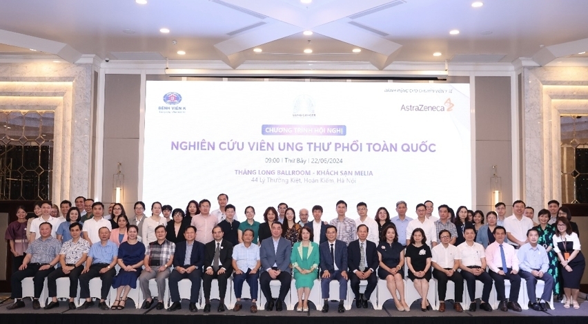 Các đại biểu, các nghiên cứu viên chụp hình lưu niệm tại hội nghị (Nguồn: Cổng thông tin Bộ Y tế)