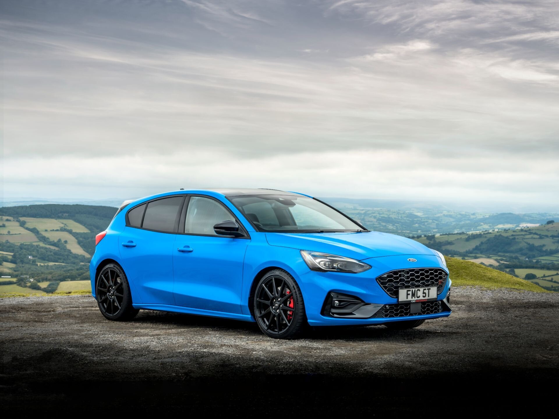 Ford Focus ST là một phiên bản hiệu suất cao của dòng xe Ford Focus. (Ảnh: Autodaily)