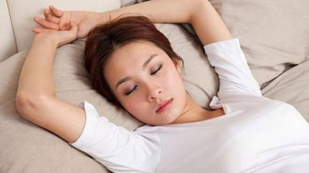 Tư thế ngủ đóng vai trò rất quan trọng để giúp bạn có giấc ngủ ngon. Ảnh minh hoạ