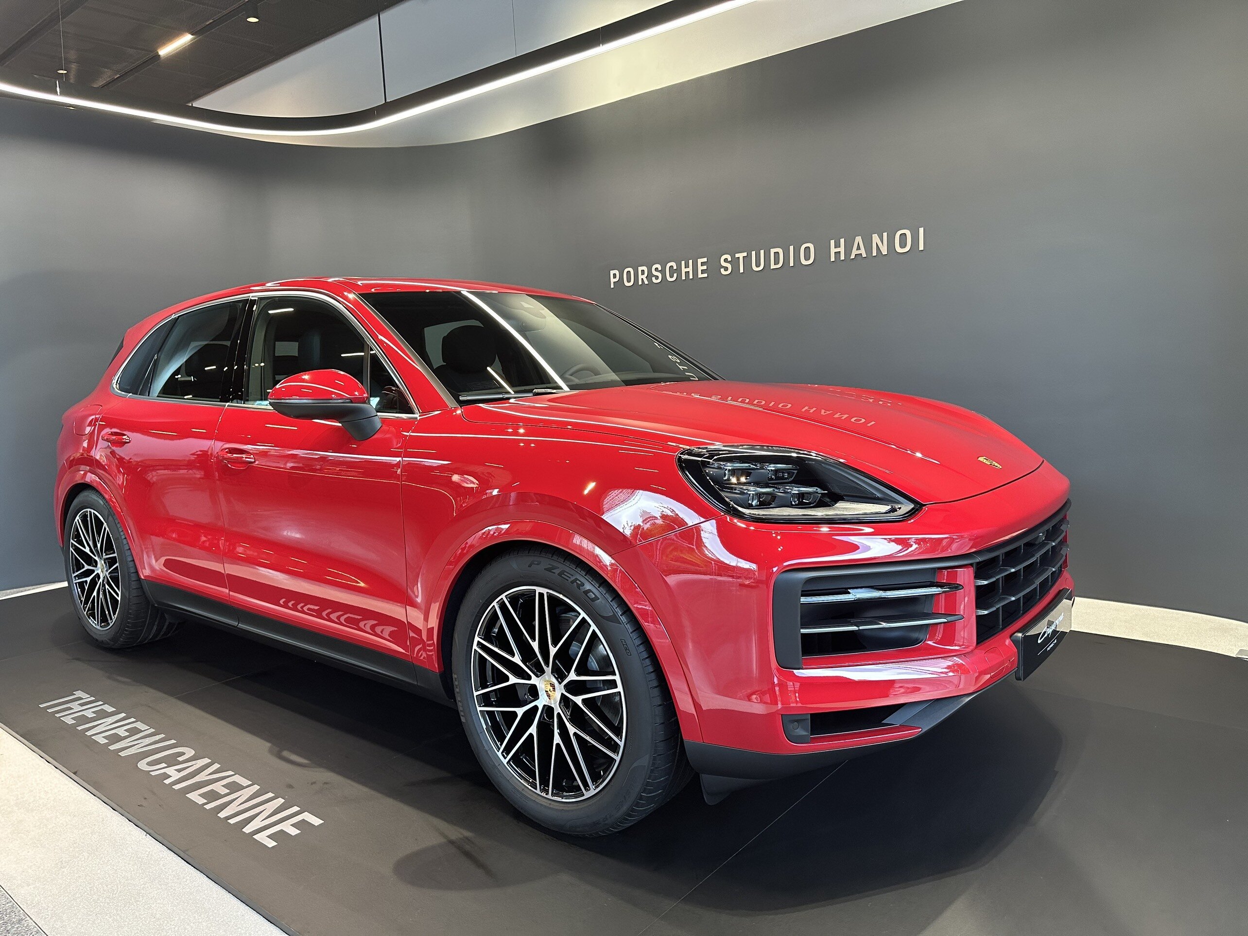 Porsche Cayenne 2024 là mẫu SUV hạng sang mang thiết kế mạnh mẽ. (Ảnh: Autodaily)