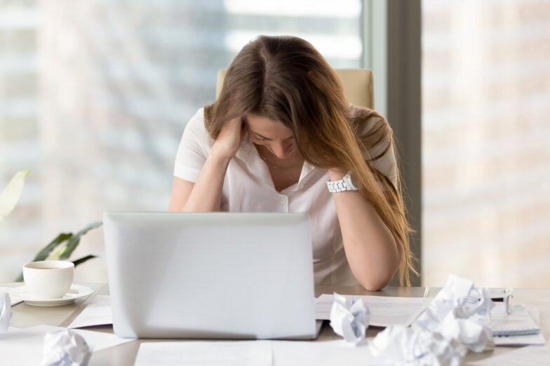 Thanh niên ngày nay mắc rối loạn lo âu do stress từ rất sớm, phần lớn là do áp lực công việc. (Ảnh minh hoạ)