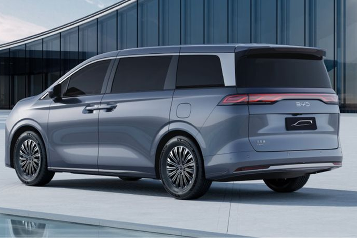 BYD Xia sẽ sử dụng hệ truyền động hybrid gồm động cơ BYD472ZQB 1.5 lít tăng áp với công suất tối đa 115 kW (154 mã lực), kết hợp một mô-tơ điện có công suất 268 mã lực.