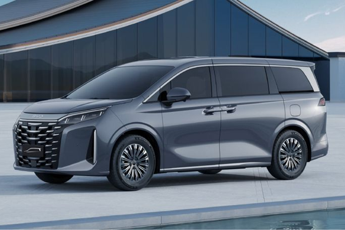 Đi kèm là cụm pin LFP 36.628 kWh, cung cấp quãng đường di chuyển thuần điện khoảng 145 km (theo tiêu chuẩn CLTC).