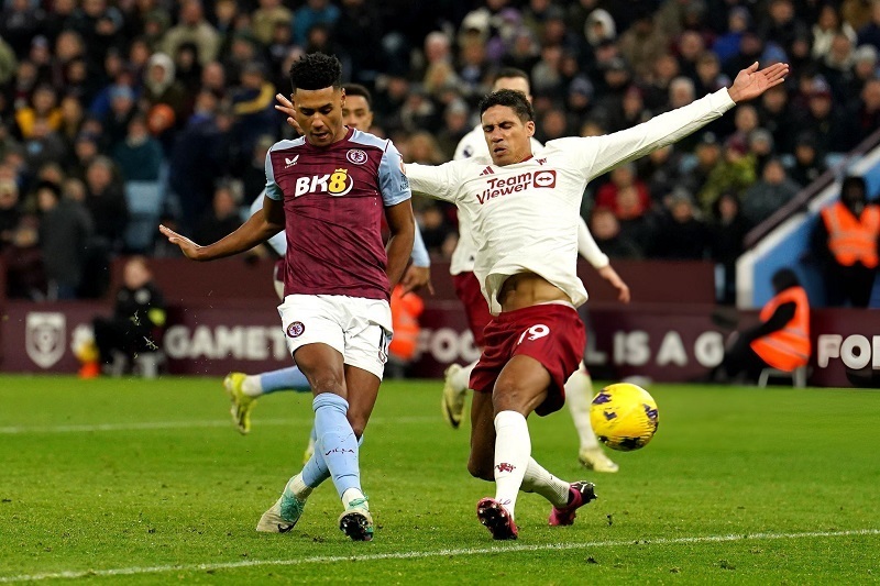 Aston Villa chạm trán Man United tại Premier League.