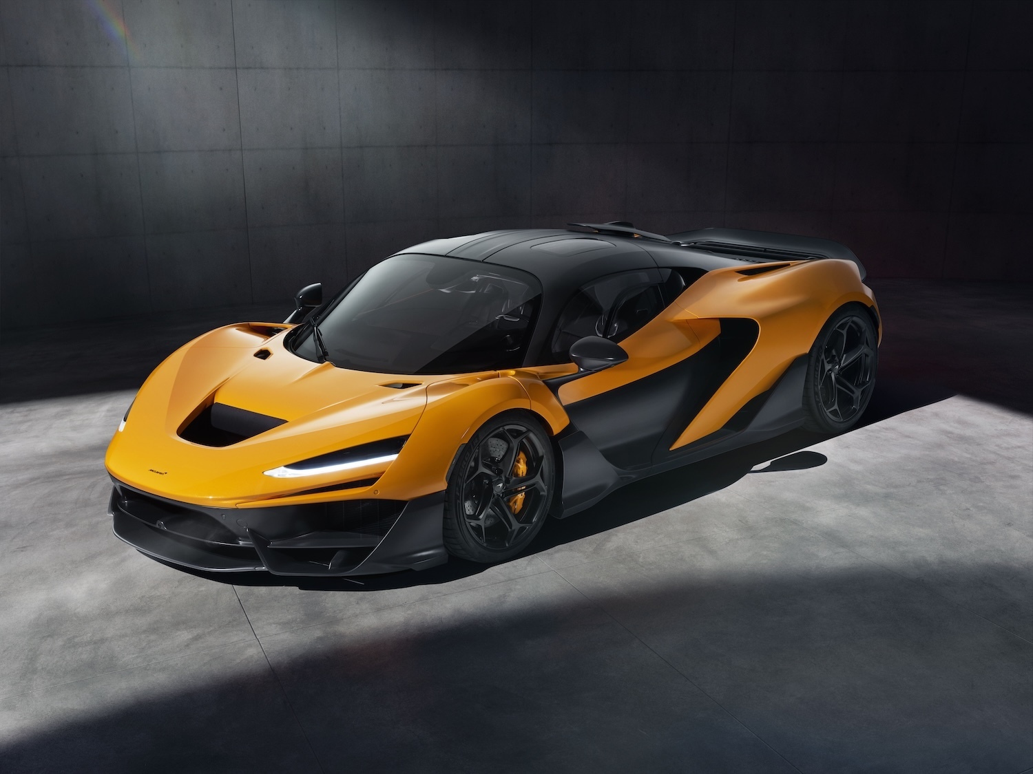 McLaren W1 cái tên mới nhất gia nhập vào dòng xe hiệu năng cao mang số 