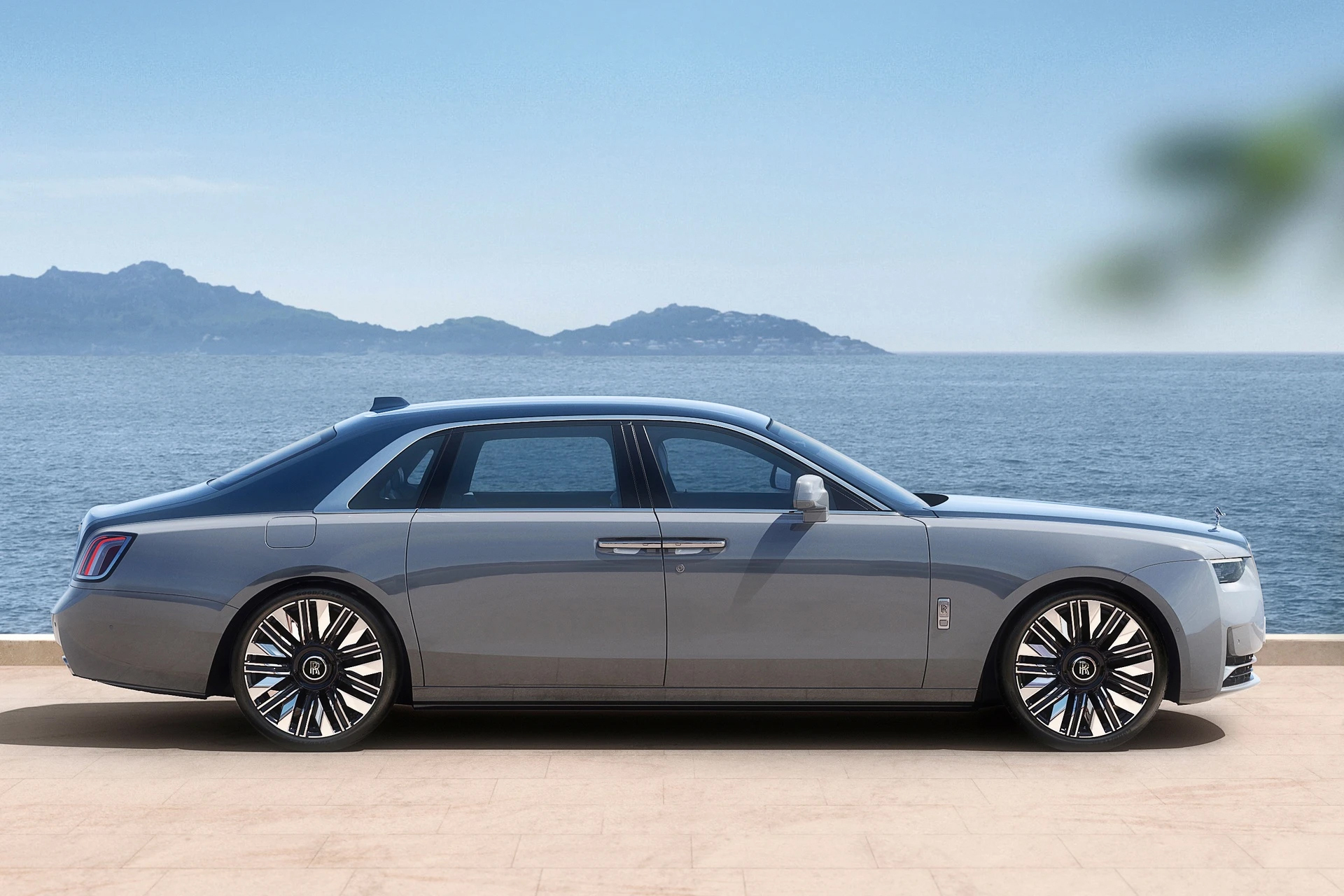 Chi tiết sedan siêu sang Rolls-Royce Ghost Series II 2025 - 5