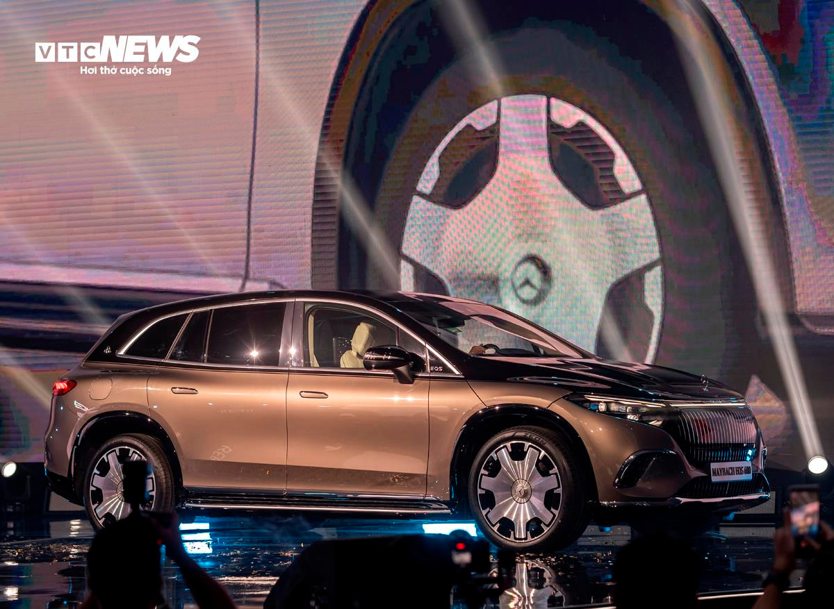 Mercedes-Maybach EQS 680 có nhiều trang bị tiện nghi sang trọng, hiện đại hơn.