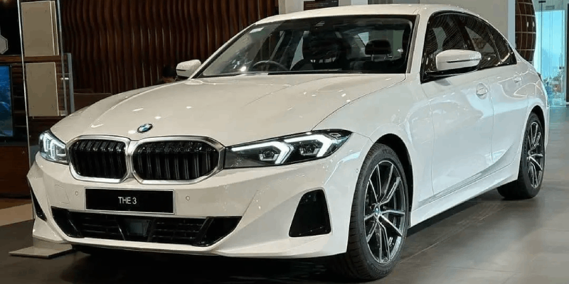 BMW 320i Sport Line LCI 2024 là phiên bản nâng cấp mới nhất của dòng sedan hạng sang. (Ảnh: BMW Giải Phóng)