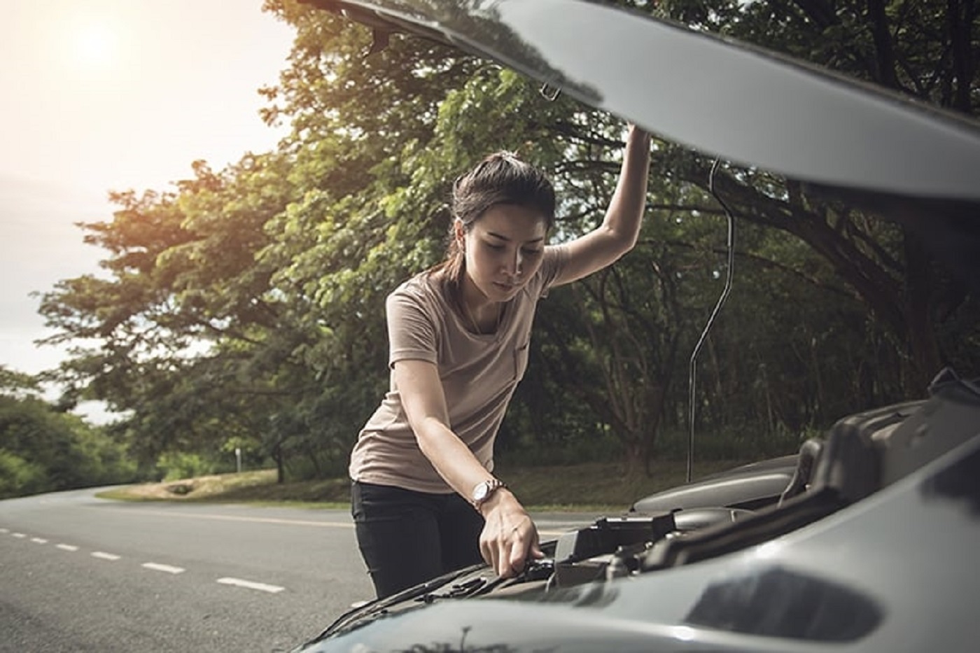 Sử dụng phải nhiên liệu kém chất lượng khiến xe hay chết máy giữa đường. (Ảnh minh họa).