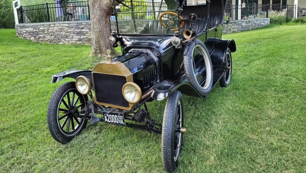 Xe Ford Model T.