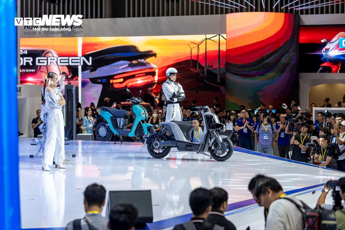 2 mẫu xe máy điện concept Yamaha cũng phô diễn khả năng của mình tại VMS 2024.