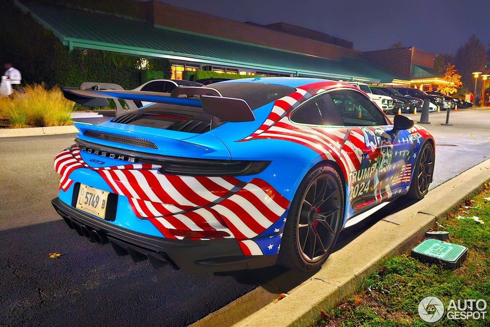 Chiếc Porsche 911 đặc biệt mừng ông Donald Trump thắng cử - 7