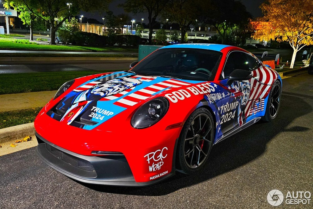 Chiếc Porsche 911 đặc biệt mừng ông Donald Trump thắng cử - 1