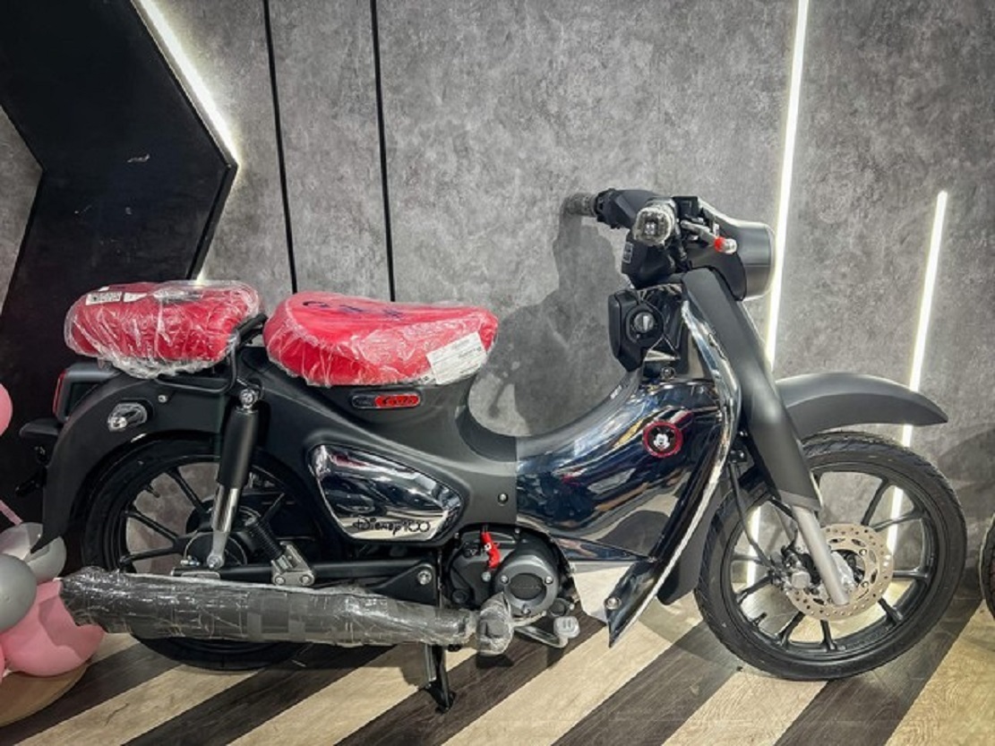 Honda Super Cub phiên bản Disney giá hơn 200 triệu đồng tại Việt Nam - 1