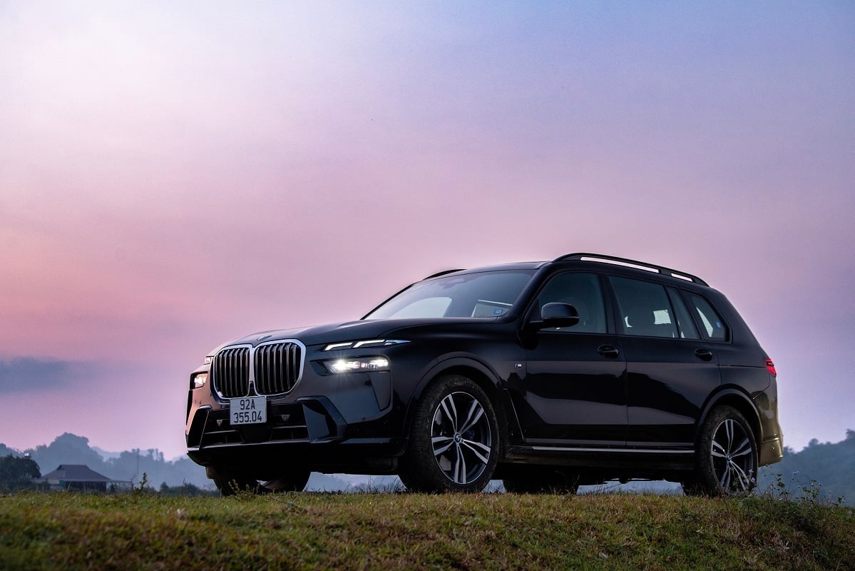 BMW X7 được hưởng ưu đãi lên đến hơn 300 triệu.